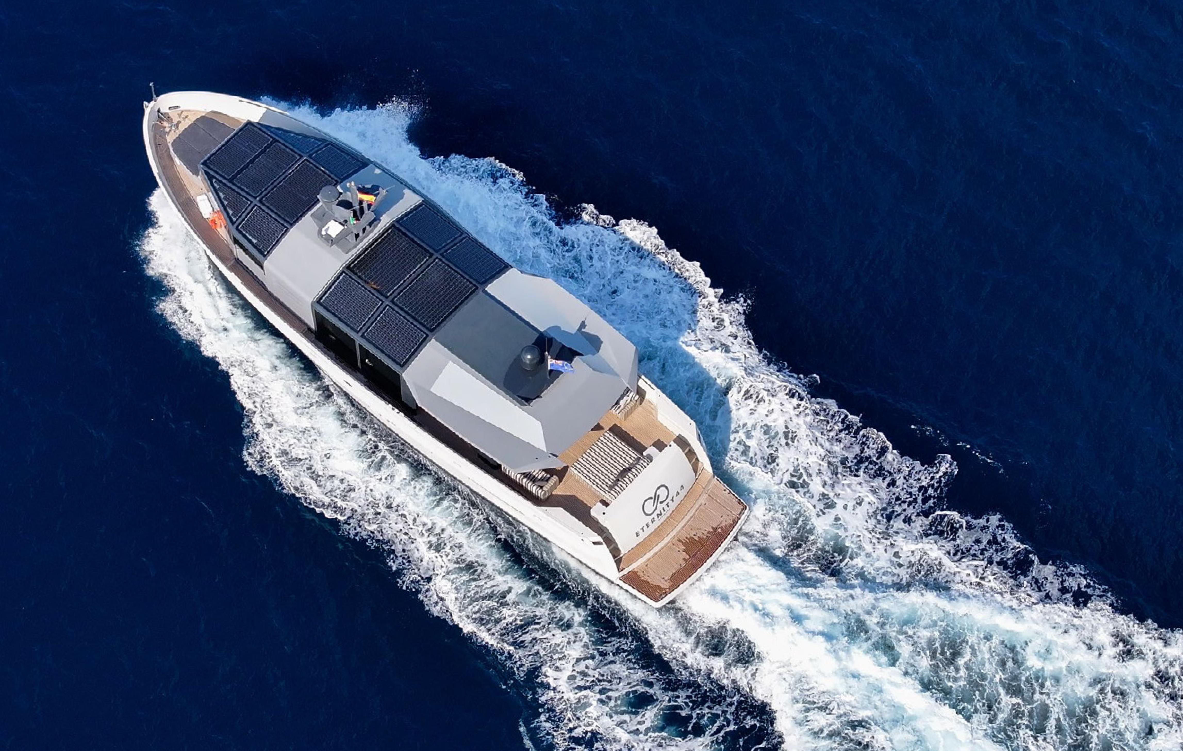 Eternity 44 — Un santuario en el mar, donde el espacio se convierte en experiencia.